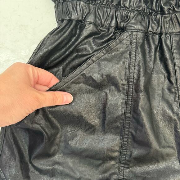 New Free People Black At First Sight Faux Leather High Waist Shorts Size Small - Picture 3 of 7